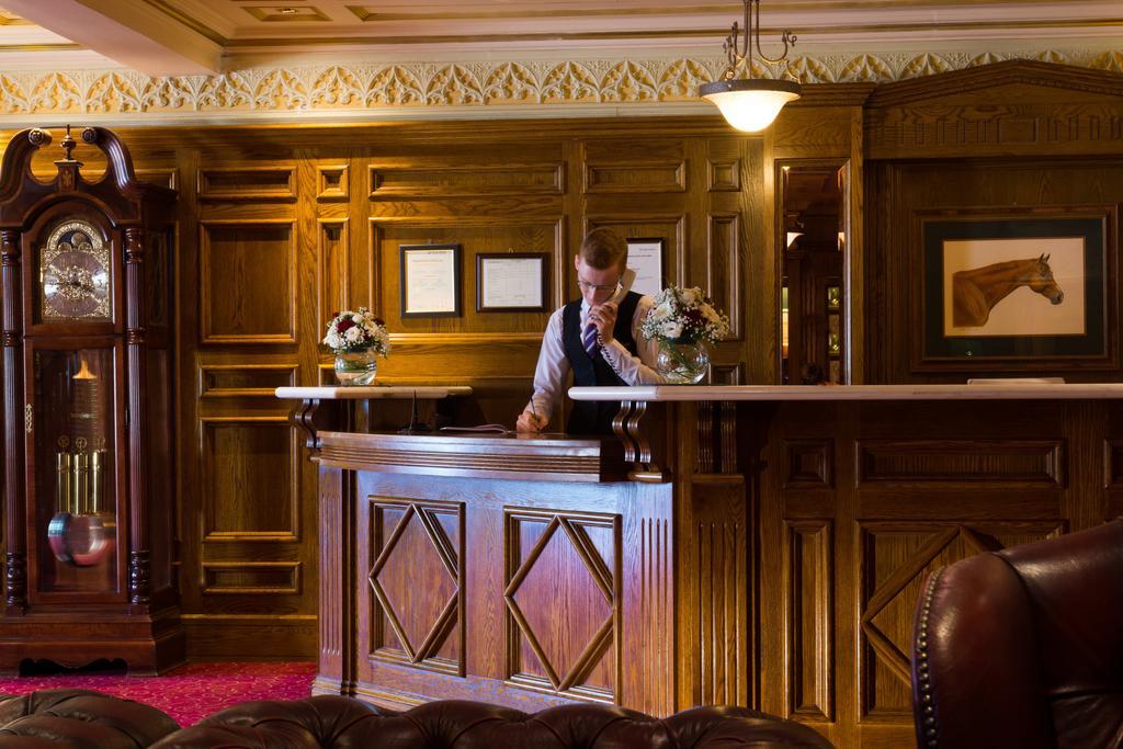 Meadow Court Hotel Loughrea Exterior foto