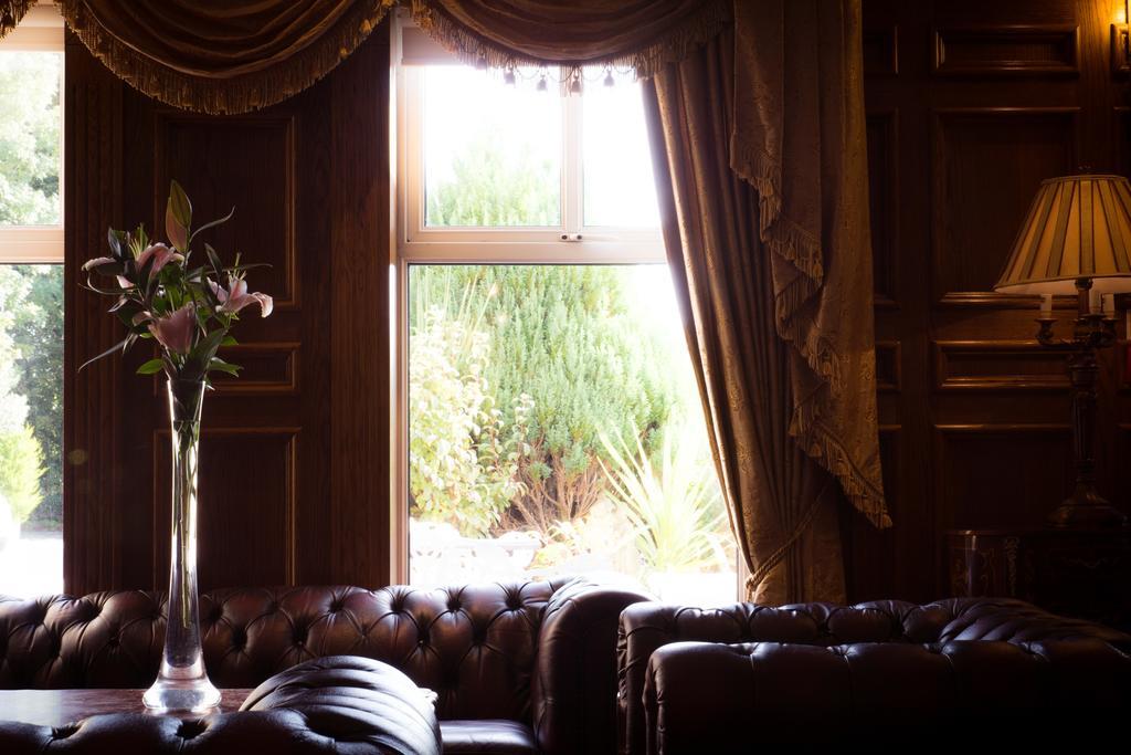 Meadow Court Hotel Loughrea Exterior foto