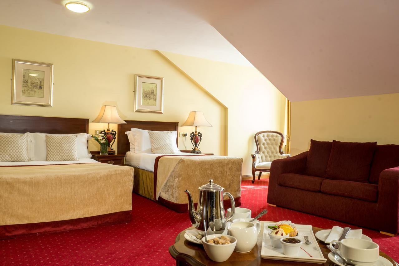 Meadow Court Hotel Loughrea Exterior foto